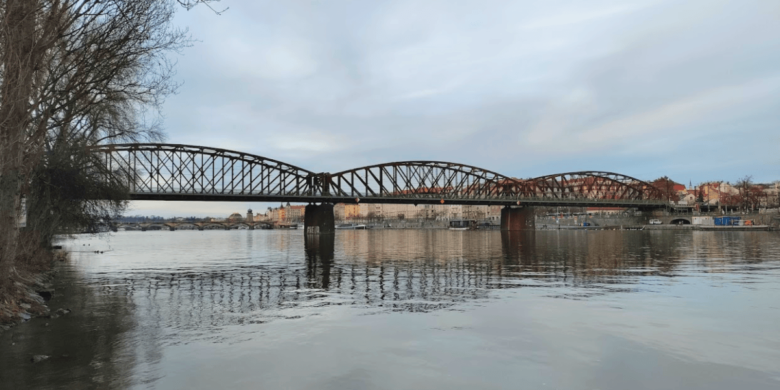 Podporujeme zachování a opravu železničního mostu pod Vyšehradem